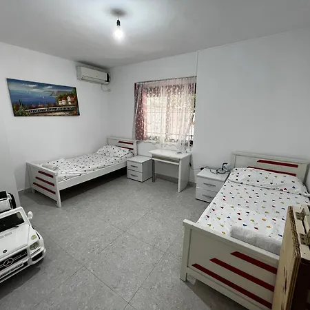 Boulevard Apartment *